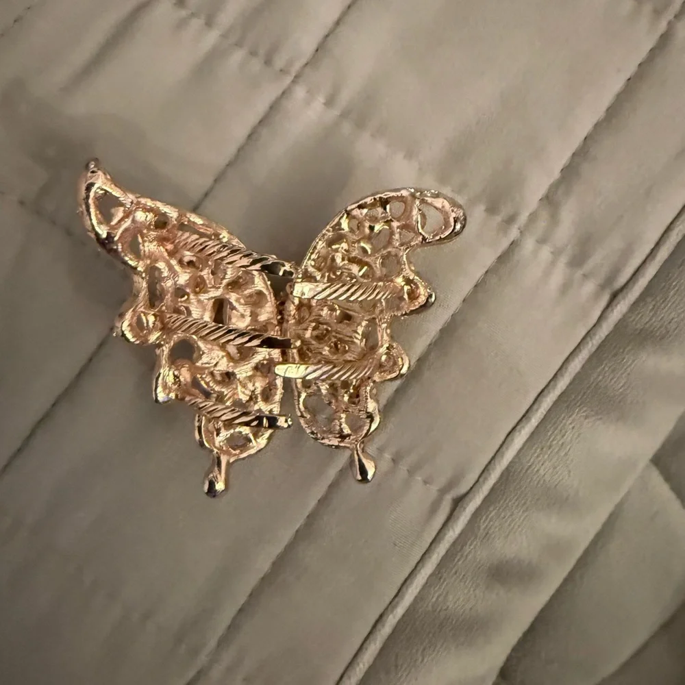 Elegant Gold Butterfly Hair clip - Women Jewelry